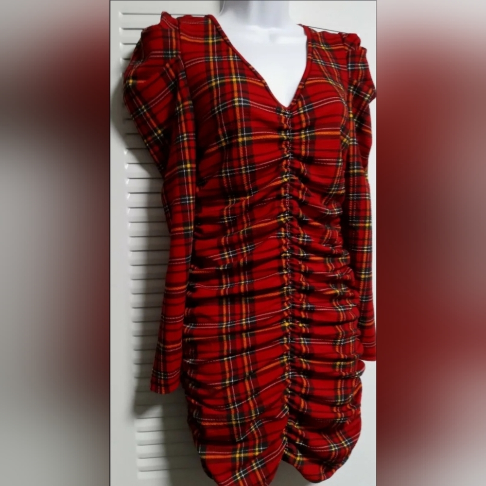 NWT Pluse Size Red Plaid Ruched Poly Cling Puff Sleeve Dress